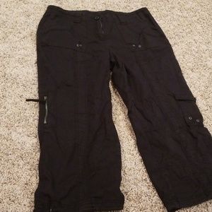 Black capris